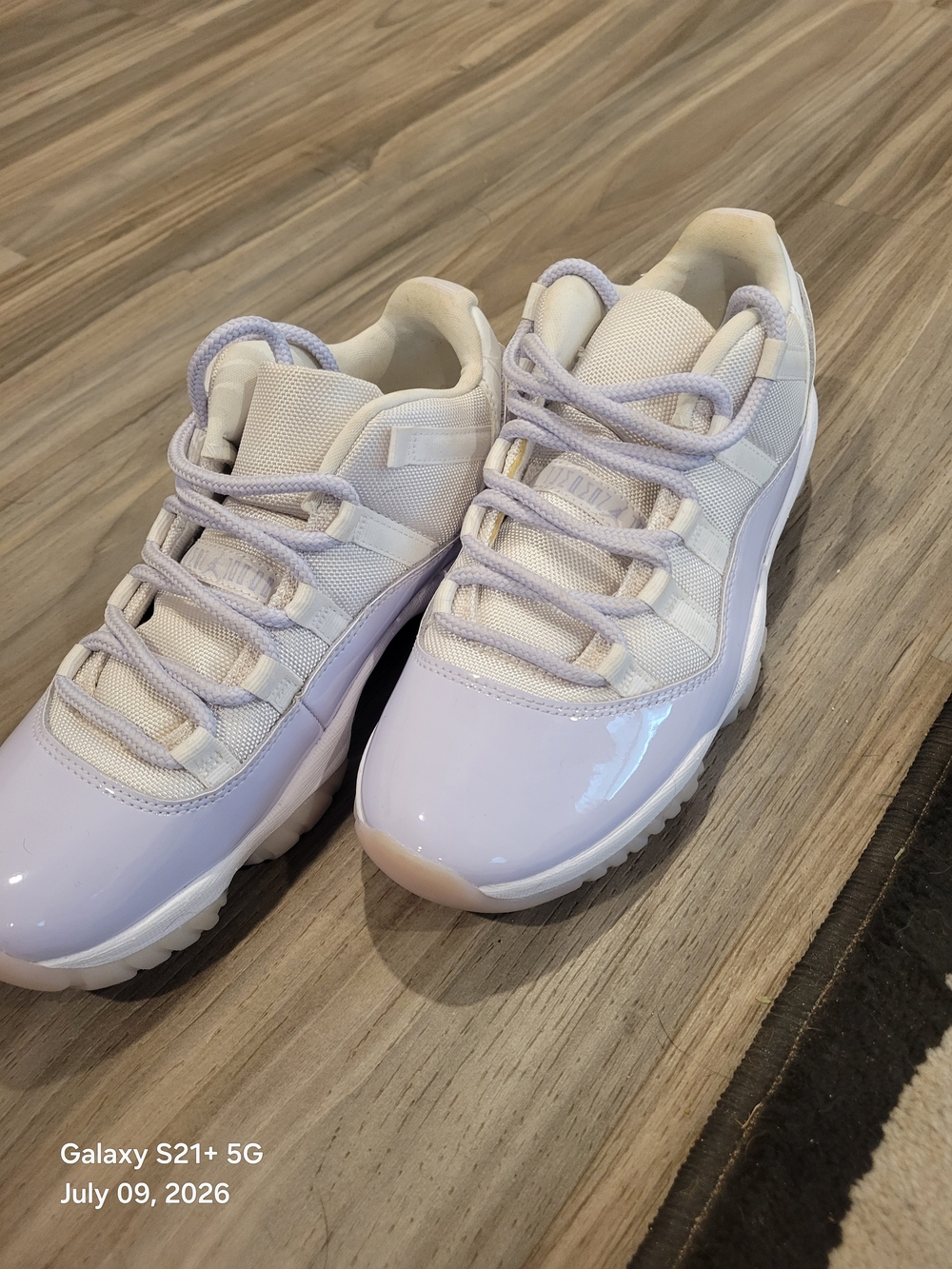 Kids Light Purple Low-Top Athletic Shoes